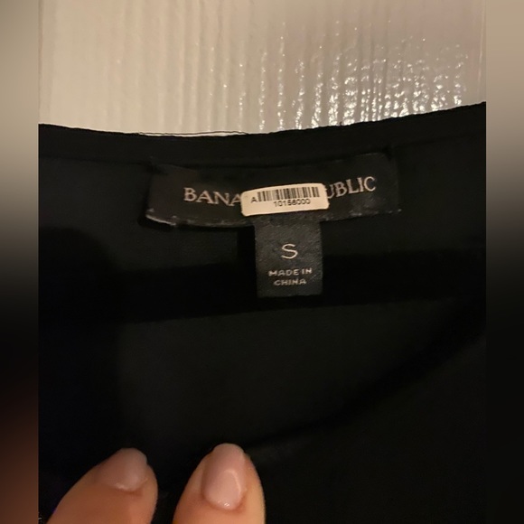 EUC Banana Republic sleeveless split hem tunic top - Picture 3 of 3